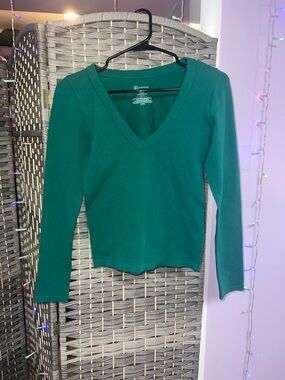 No Boundaries Emerald Ribbed V-Neck Long Sleeve Top